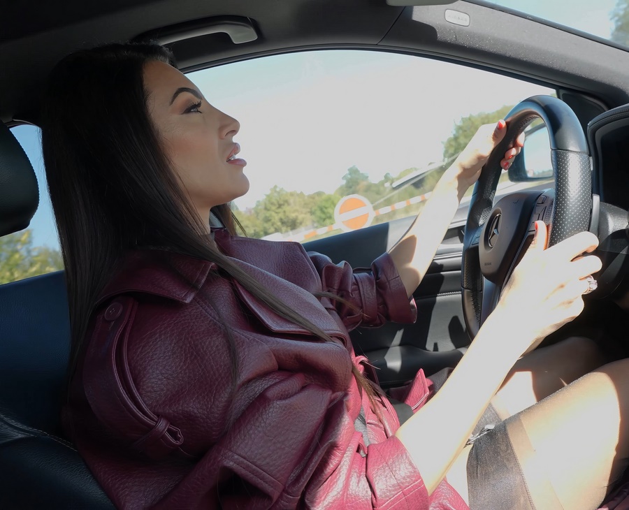 Alysa Nylon The Wife Goes To Work To Have Sex With Truck Drivers For Money