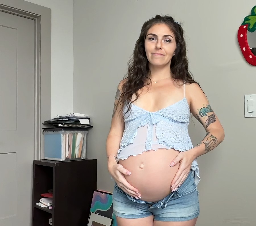 Kay Rhea Sharing a Bed with the Neighbor’s Pregnant Wife