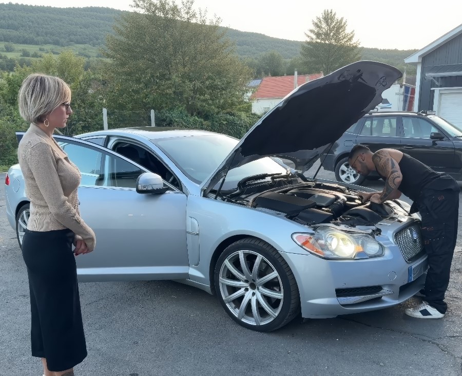 Didine Gorgeous Woman Cheats on Her Husband with the Car Mechanic to Get a Cheaper Repair